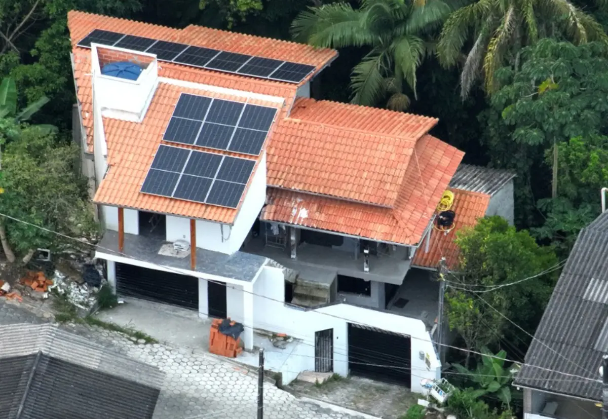 Forças de segurança prendem faccionado foragido de Feira de Santana em casa de luxo em Blumenau