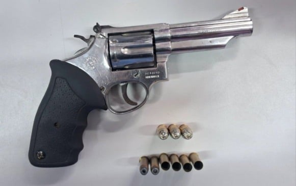 Polícia localiza em Alagoas, homem apontado como chefe de facção com atuação em Serrinha e Barrocas; suspeito morreu em confronto