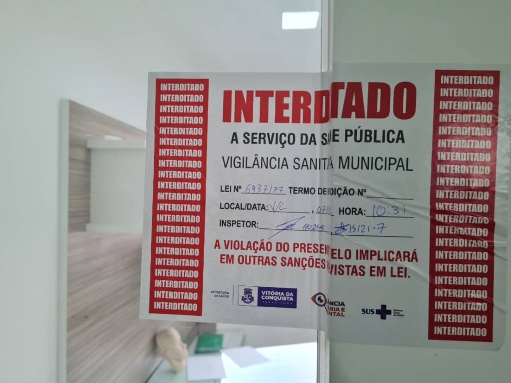 Após denúncia de cliente, mulher é indiciada por exercÃcio ilegal da medicina em Vitória da Conquista Após denúncia de cliente, mulher é indiciada por exercÃcio ilegal da medicina em Vitória da Conquista