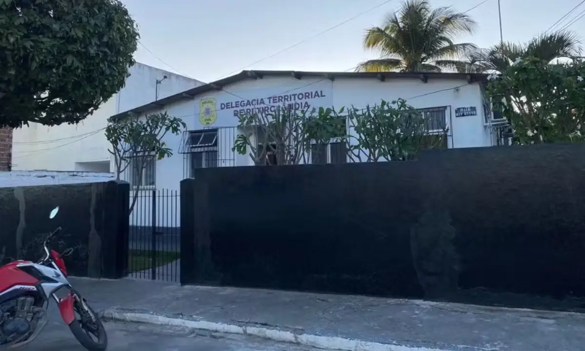 Homem é conduzido à delegacia suspeito de retirar preservativo durante relação sexual