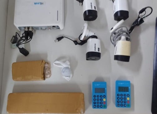 Drogas e câmeras de videomonitoramento são apreendidas com suspeito em Feira de Santana