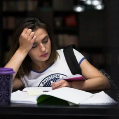 Burnout estudantil: como lidar com a exaustão às vésperas do Enem