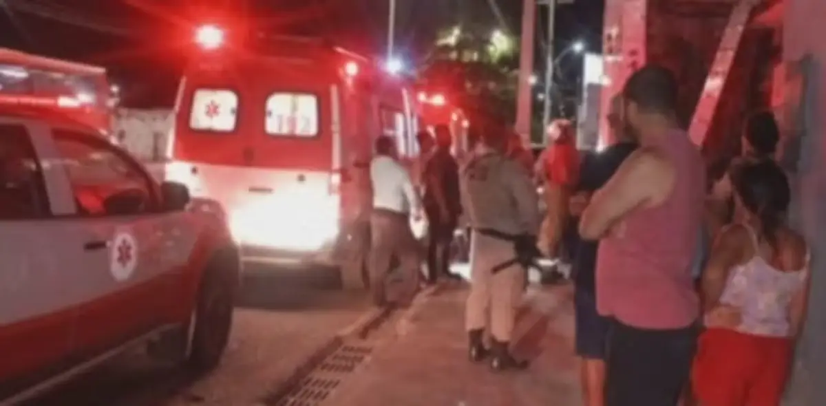 Idoso de 66 anos morre após escada desabar dentro de casa em Salvador Idoso de 66 anos morre após escada desabar dentro de casa em Salvador