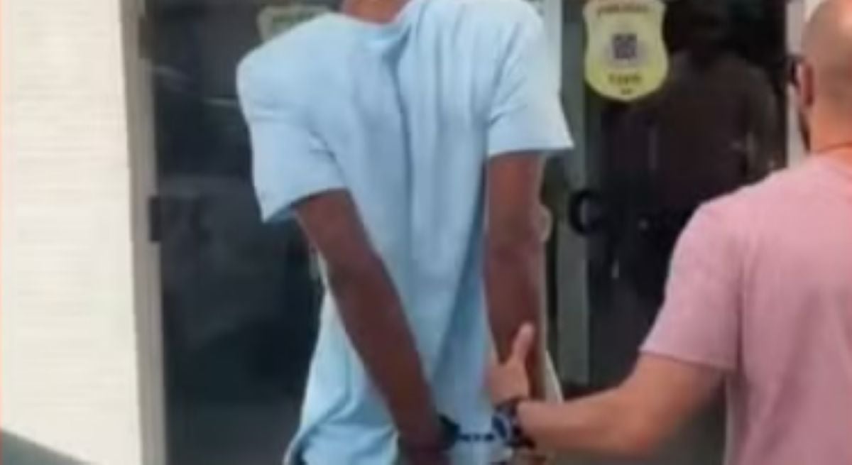 Jovem preso Jovem preso