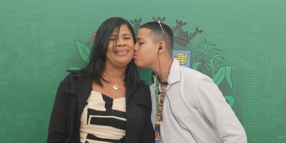 Mãe de jovem com autismo pede olhar do poder público para acolher famílias atípicas