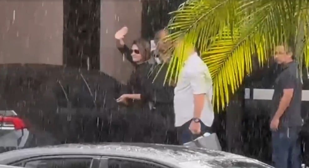 Bolsonaro recebe visita da esposa Michelle na PF