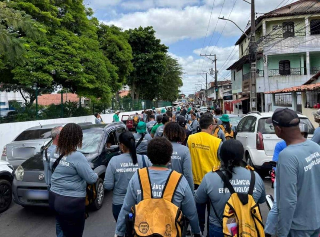 Mobilização de combate à dengue é realizada no bairro Cidade Nova em Feira de Santana