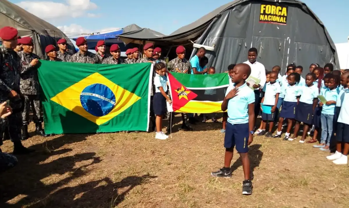 Relações entre Brasil e Moçambique fazem 50 anos; Lula viaja ao país Relações entre Brasil e Moçambique fazem 50 anos; Lula viaja ao país