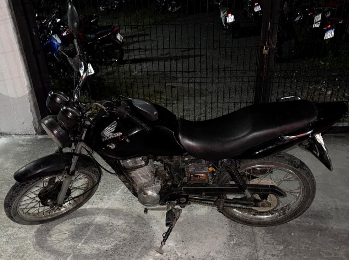 moto roubada recuperada no barro Gabriela