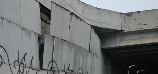 Túnel da Avenida Maria Quitéria é parcialmente interditado após placas internas se soltarem