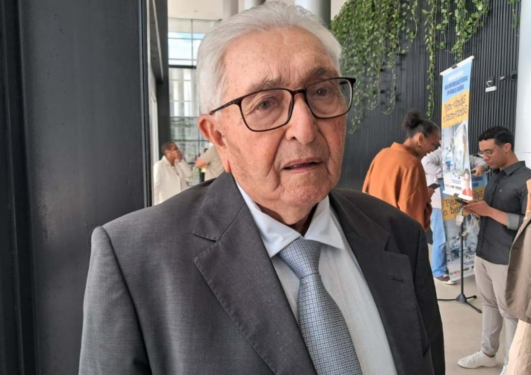 Professor Josué Melo