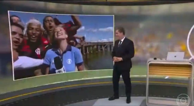 Repórter da Globo sofre puxões de cabelo ao vivo por torcedores do Flamengo