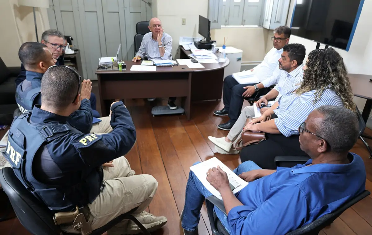 Prefeitura, Dnit e PRF discutem mobilidade urbana no Anel de Contorno, em Feira de Santana