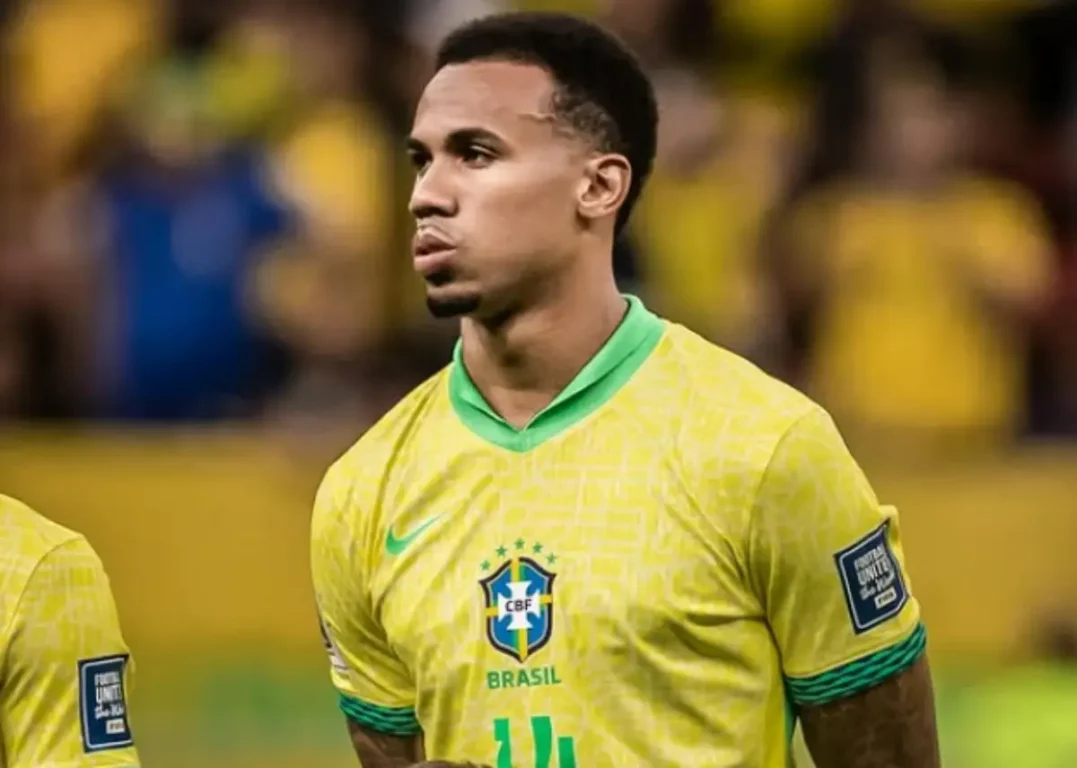 Zagueiro da seleção brasileira é cortado após lesão muscular na coxa direita Zagueiro da seleção brasileira é cortado após lesão muscular na coxa direita