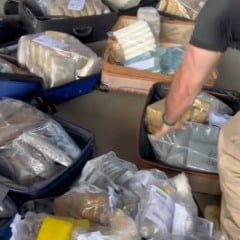 Cerca de 335 quilos de drogas apreendidas pela pol&iacute;cia s&atilde;o incineradas em Vit&oacute;ria da Conquista