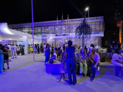 Biblioteca municipal Arnold Ferreira da Silva -