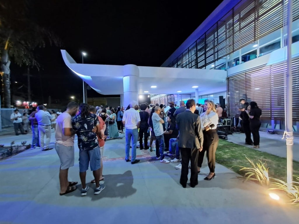 Biblioteca municipal Arnold Ferreira da Silva -