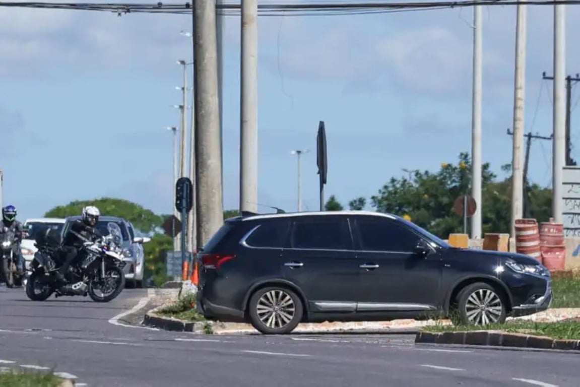 Jair Bolsonaro é internado para ser submetido a cirurgia nesta quinta