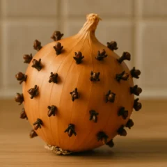 Cebola com cravo o truque caseiro que neutraliza cheiro de fritura antes mesmo de surgir na cozinha