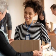 Dia Internacional do Voluntário: especialista destaca impacto do voluntariado na saúde mental