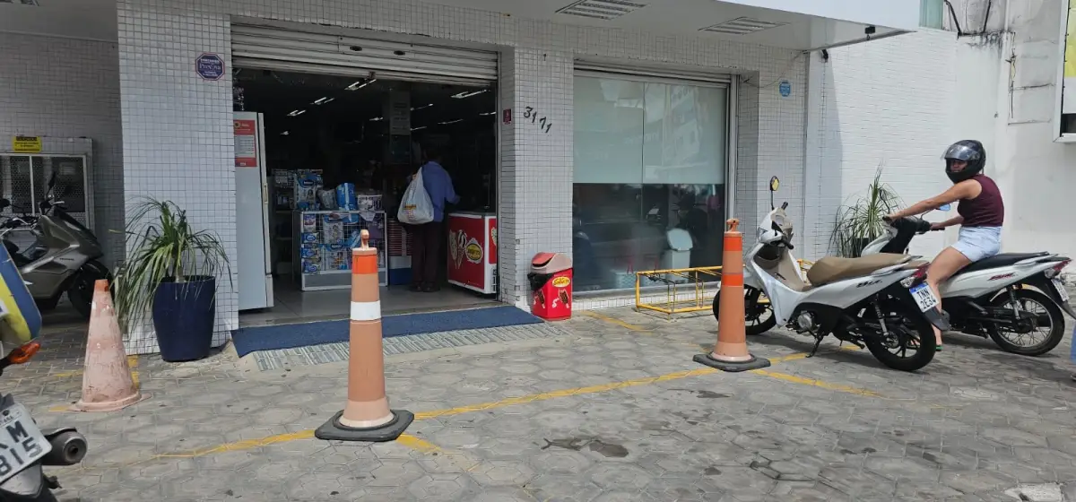 Suspensão de unidades credenciadas ao Farmácia Popular provoca filas e atrasos em Feira de Santana