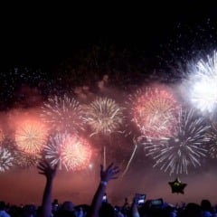 Fogos de artif&iacute;cio