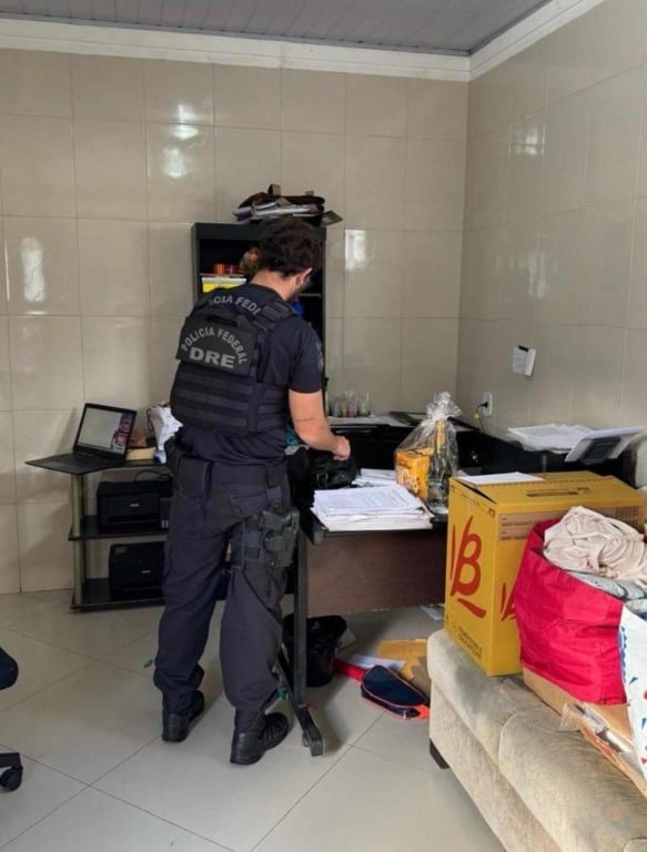 Polícia Federal cumpre buscas em operação que apura fraudes contra o INSS