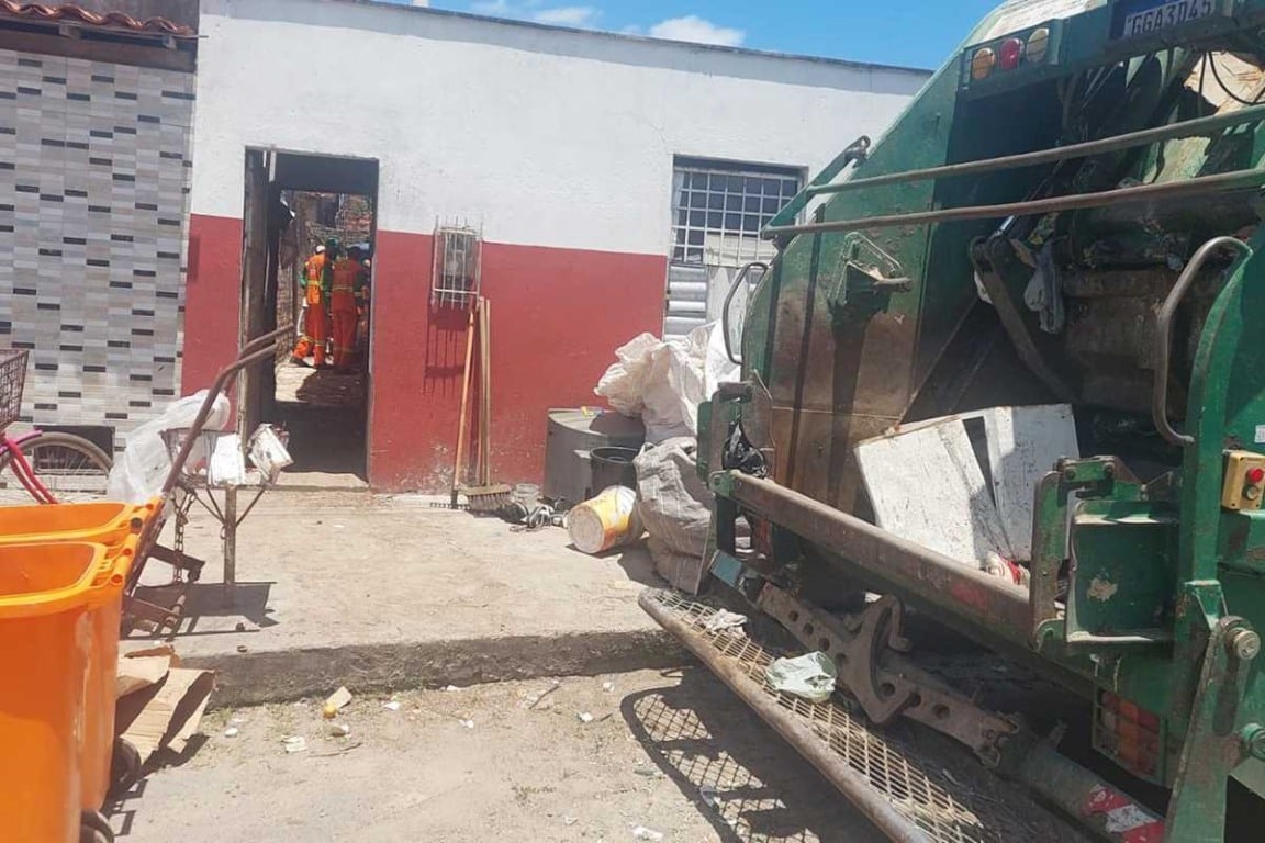 Prefeitura retira mais de 3 toneladas de lixo em ações realizadas em bairros de Feira de Santana