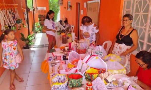 Feira Solidarizar, promovida pelo ISAS