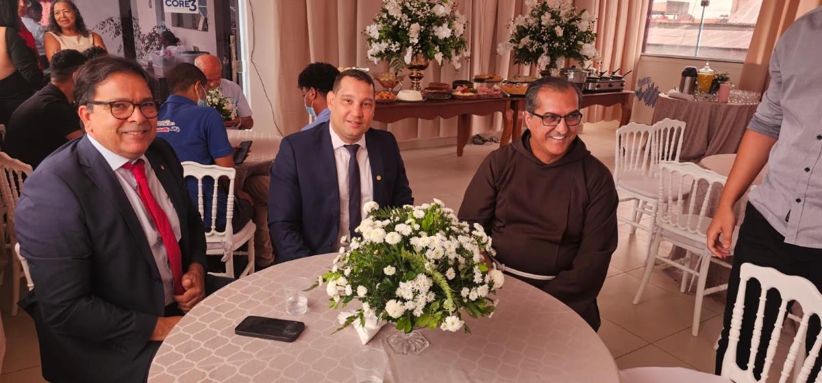 Frei Cristóvão Lima toma posse da Superintendência da Fundação Santo Antônio Frei Cristóvão Lima toma posse da Superintendência da Fundação Santo Antônio