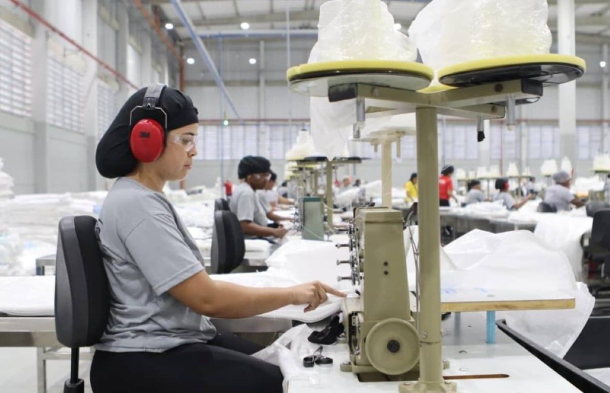 Inaugurada nova fábrica em Feira de Santana; unidade deve gerar mais de 2 mil empregos Inaugurada nova fábrica em Feira de Santana; unidade deve gerar mais de 2 mil empregos