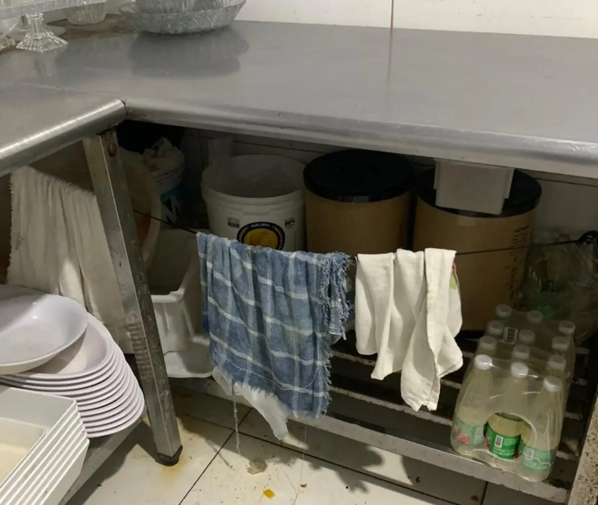 Após sete anos de irregularidades, Vigilância Sanitária interdita estabelecimento no Centro de Feira de Santana Após sete anos de irregularidades, Vigilância Sanitária interdita estabelecimento no Centro de Feira de Santana