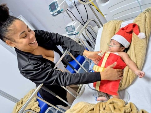 Bebês ganham figurino natalino no Materno-Infantil de Ilhéus e encantam ambiente hospitalar