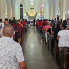 Missa celebrada pelo padre Júlio César