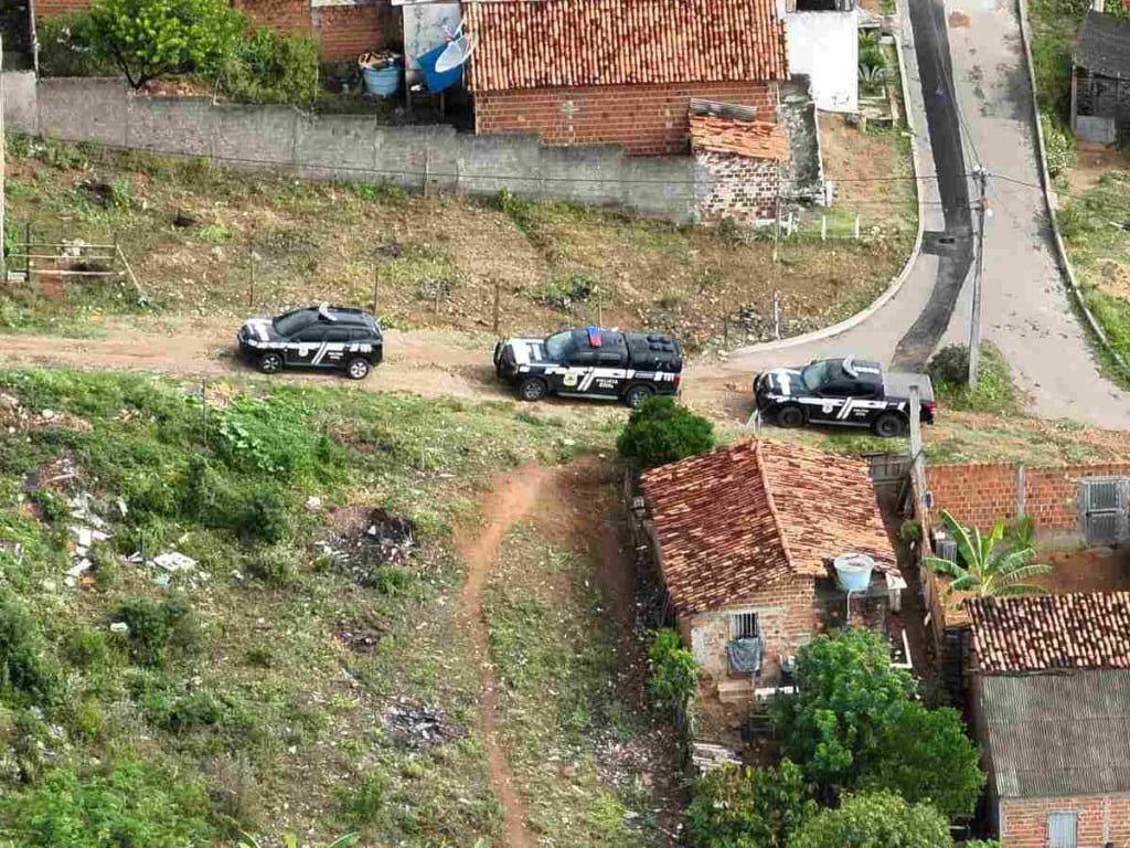 Operação Cavalo de Tróia prende quatro envolvidos em homicídios e outros crimes em Jequié Operação Cavalo de Tróia prende quatro envolvidos em homicídios e outros crimes em Jequié