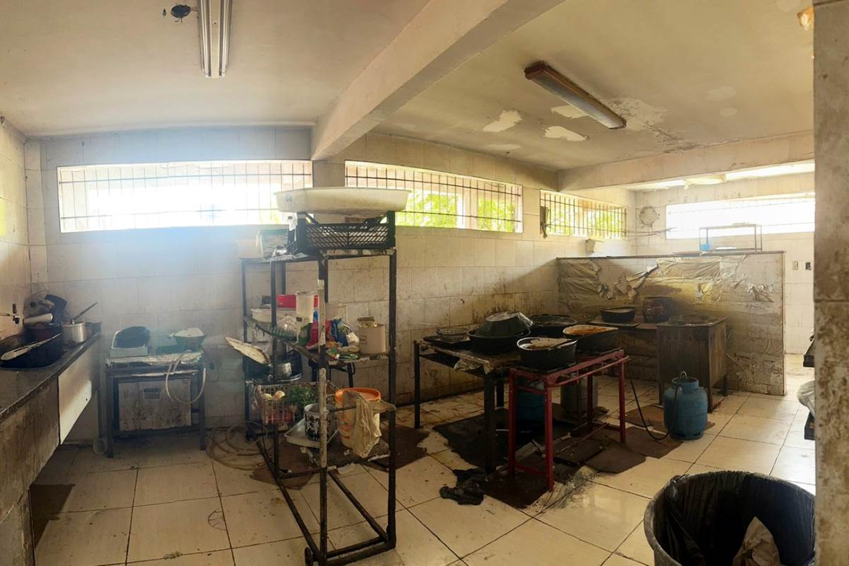 Vigilância Sanitária interdita pasteleira por condições insalubres Vigilância Sanitária interdita pasteleira por condições insalubres