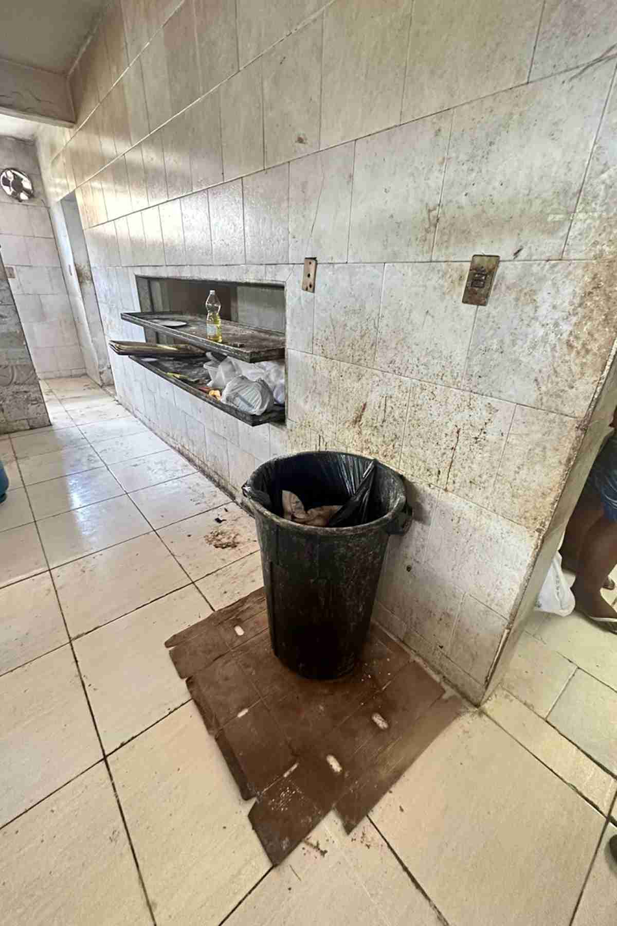 Vigilância Sanitária interdita pasteleira por condições insalubres Vigilância Sanitária interdita pasteleira por condições insalubres