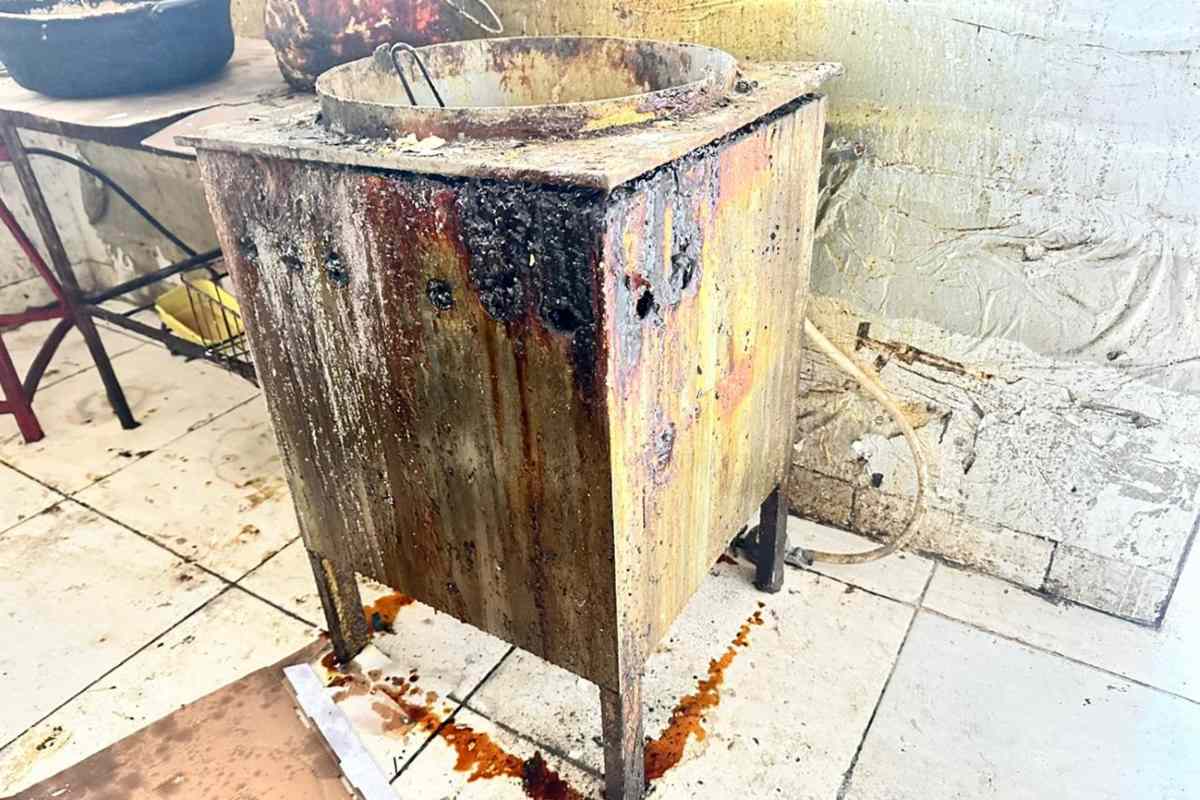 Vigilância Sanitária interdita pasteleira por condições insalubres Vigilância Sanitária interdita pasteleira por condições insalubres