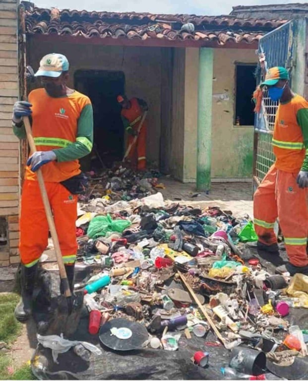 Prefeitura retira mais de 3 toneladas de lixo em ações realizadas em bairros de Feira de Santana