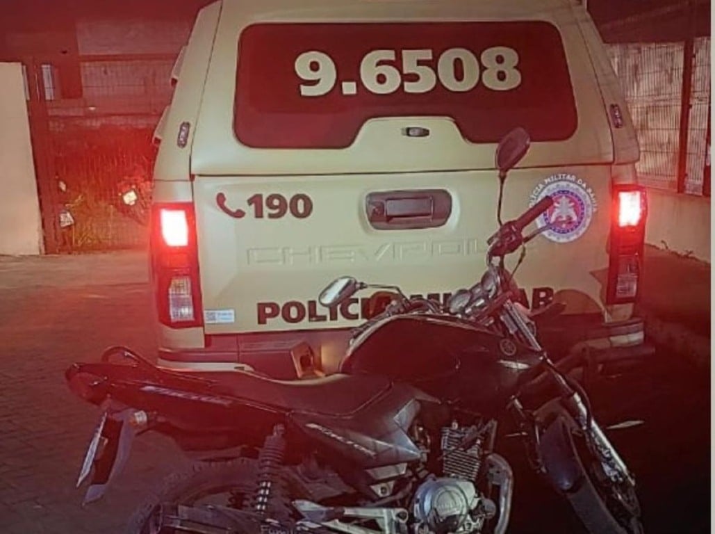 Suspeito de roubar moto é preso pela polícia Suspeito de roubar moto é preso pela polícia