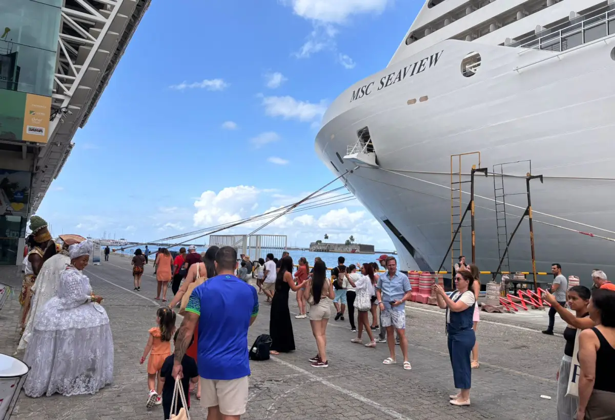 Últimos navios de cruzeiro de 2025 trazem 8 mil turistas à Bahia