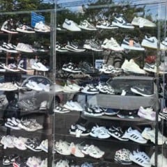 Loja fechada por produtos falsificados