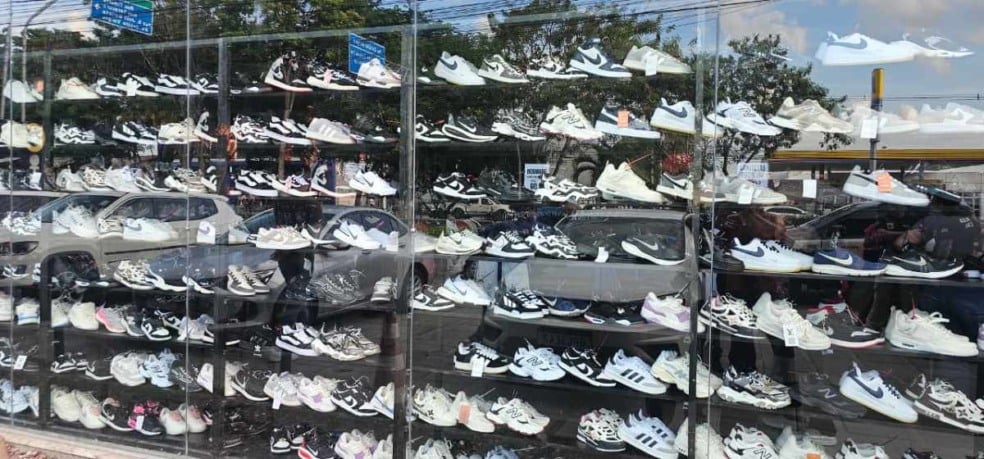 Loja fechada por produtos falsificados