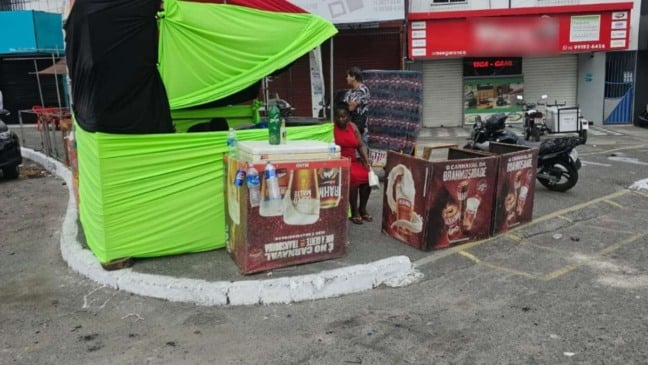 Ambulantes reclamam de restrições e privatização de espaço comercial no Natal Encantado