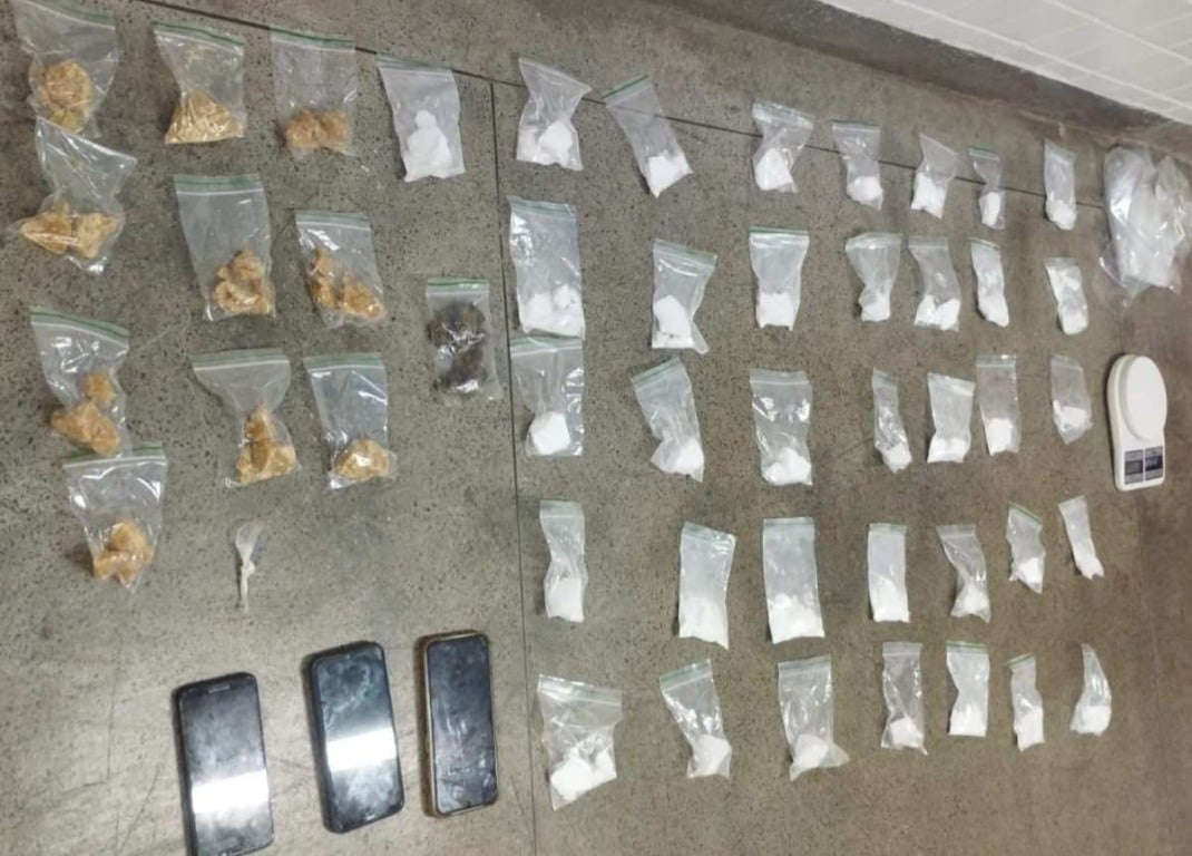 PM realiza duas prisões por tráfico de drogas em Feira de Santana