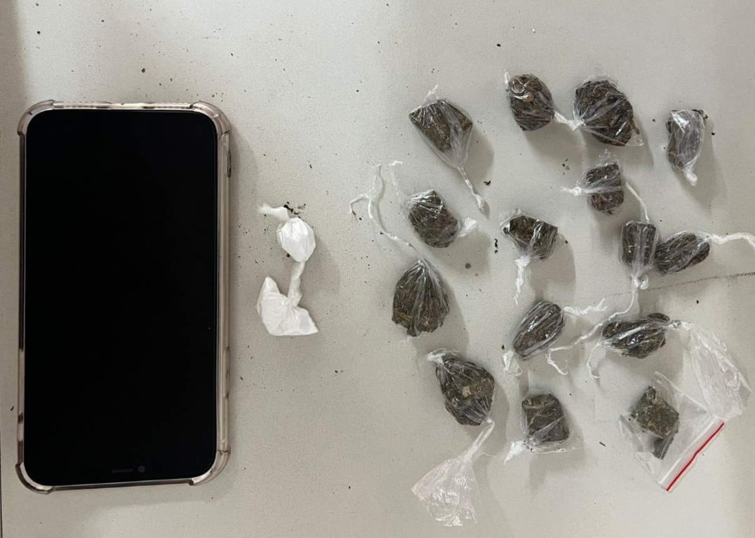 PM realiza duas prisões por tráfico de drogas em Feira de Santana