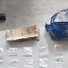 PM apreende drogas no bairro Jardim Acácia em Feira de Santana