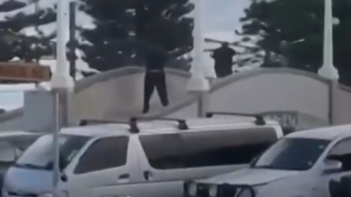 ataque a tiros em praia da Austrália