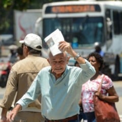 Calor intenso eleva risco de complica&ccedil;&otilde;es em idosos e pacientes fr&aacute;geis no fim do ano