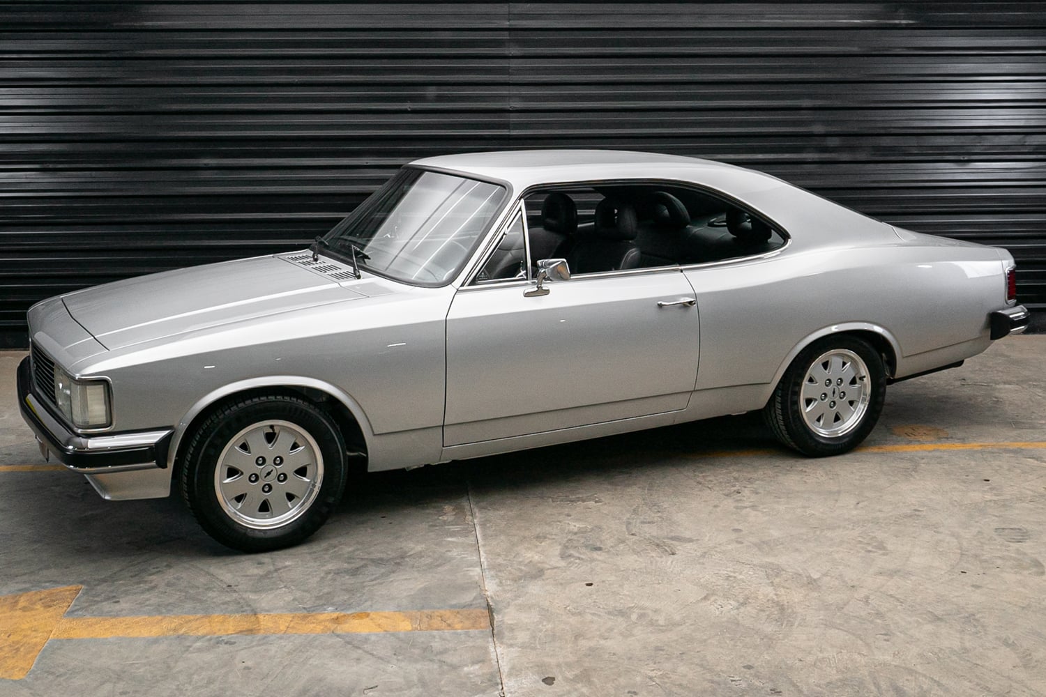 Chevrolet Opala é um dos veículos dos anos 80 mais buscados hoje no Brasil | Foto: Reprodução/ The Garage